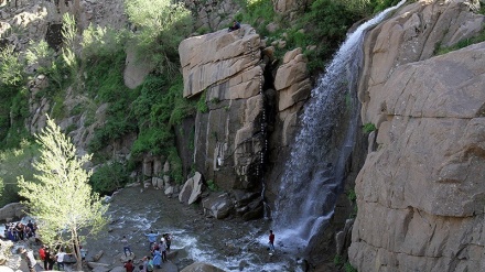 Usai Dibuka, Ganjnameh Hamedan Ramai Pengunjung (2)