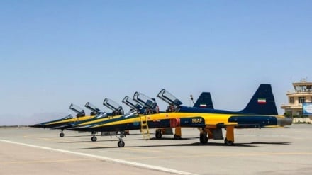 שלושה מטוסי קרב מתקדמים על שם 