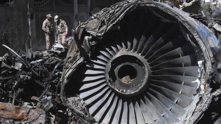 Corona Diduga Sebabkan Jatuhnya Pesawat Pakistan