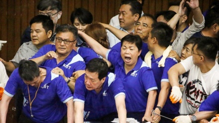 台湾立法院发生冲突