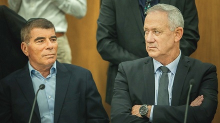 בעקבות החוק הנורבגי: גנץ וארבעה שרים נוספים יתפטרו