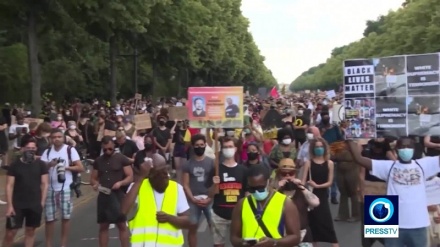 Berlin'de ırkçılık karşıtı protesto gösterileri