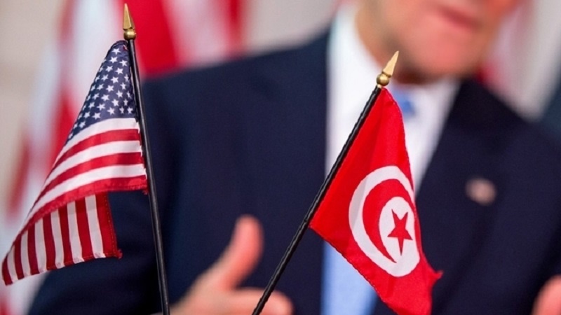 チュニジアとアメリカの国旗