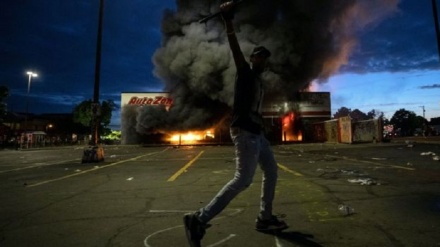 USA: il caos passerà ma i conflitti di classe, le disparità di ricchezza e l'attrito razziale continueranno