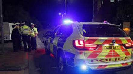 Londra, polizia attaccata: 26 feriti