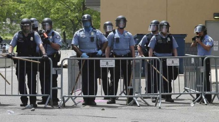 米ミネアポリス市議会、「警察解体」の意向表明　