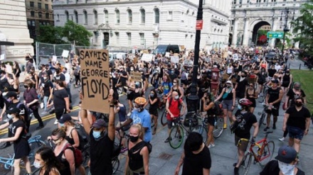 Video: Miles de estadounidenses censuran racismo durante ‘Juneteenth’