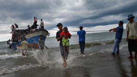  Nearly 100 Rohingya rescued off Indonesia: Official 