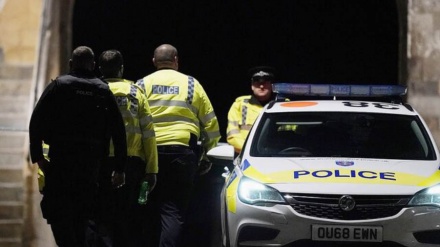 英レディングの刺殺事件、警察は「テロ」認定