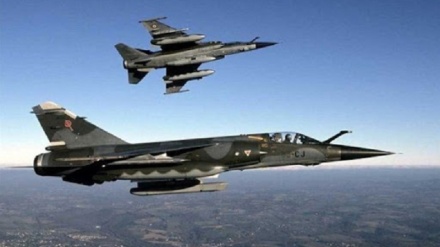 サウジ主導連合軍の戦闘機がイエメン各地を攻撃
