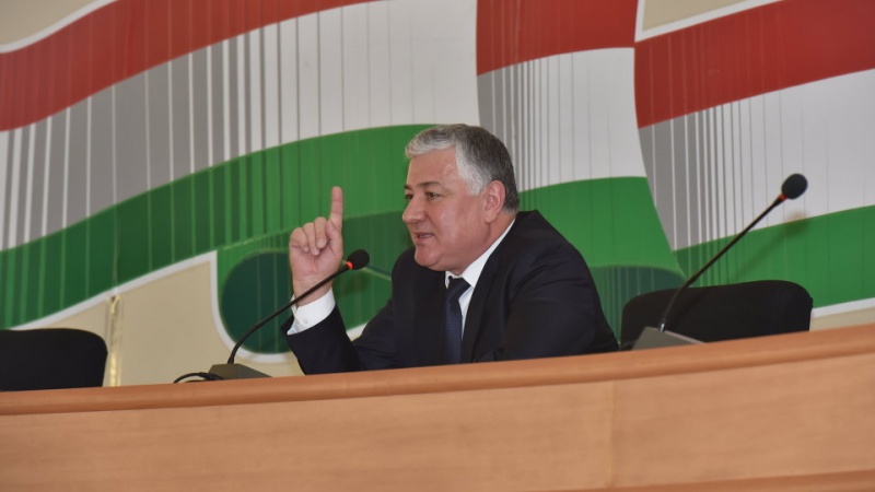 رییس دادگاه عالی تاجیکستان گفت اگر رییسان دادگاه ها درباره دارایی هایشان اعطلاع دروغ بدهند برکنار می شوند