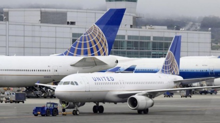 受新冠肺炎疫情影响 美联航警告将裁员3.6万人