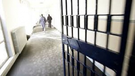 Virus, Italia: 18 mesi di carcere per chi non rispetta norme 