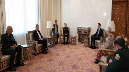 Asad pret Shefin e Shtabit të Përgjithshëm të FA të Iranit