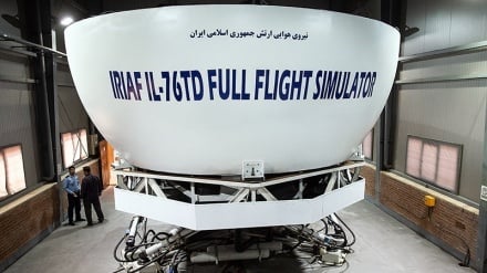 Iran Luncurkan Simulator Pesawat Buatan Dalam Negeri (1)