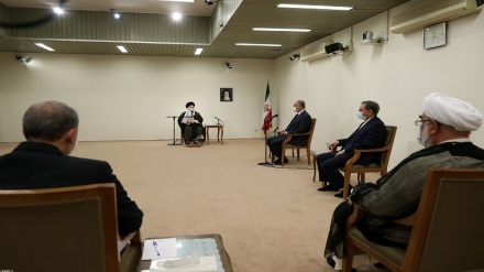 Kiongozi Muadhamu: Iran inataka kuona Iraq yenye izza na huru, Marekani ni adui