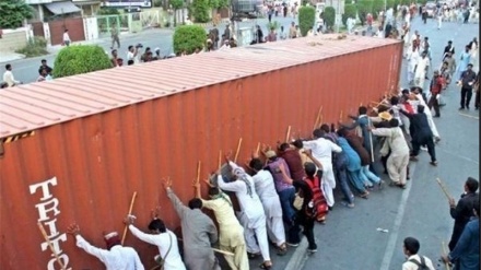 په پاکستان کښې د طاهرالقادري درې نوي پلويان آزاد کړې شول