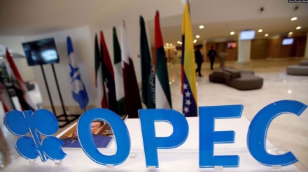 Saudi threatens new oil-price war with OPEC members