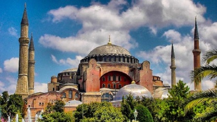 Hagia Sophia, antara Kepentingan Politik Erdogan dan Barat