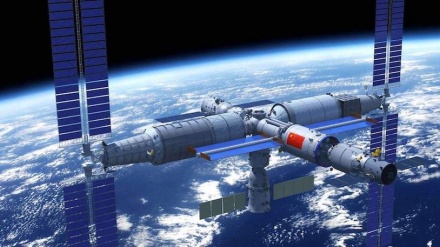 中国将三枚民用卫星送入地球轨道