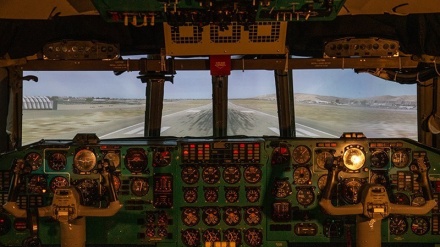 Iran Luncurkan Simulator Pesawat Buatan Dalam Negeri (2)