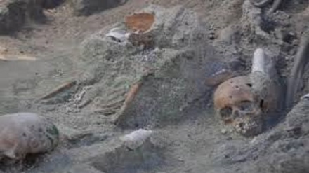Polonia, scoperta una fossa commune con 100 scheletri di bambini 