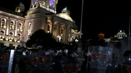  Serbia, scontri a Belgrado