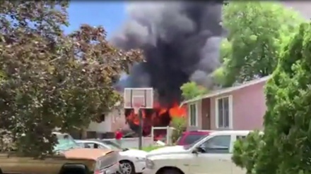 Amerikanyň West Jordan şäherinde ýeňil hili uçar ýere gaçyp ot aldt