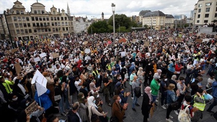 Protestas contra prohibición de hiyab en universidades de Bélgica