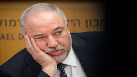 ליברמן: ממתין לראשי הממשלה, בפועל והרזרבי, יפסיקו לריב אחד עם השני