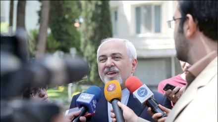 Zarif thekson rëndësinë e marrëdhënieve me vendeve fqinjë përball sanksioneve amerikane