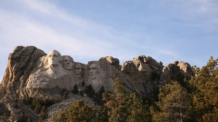 Sioux contro visita Trump a Rushmore