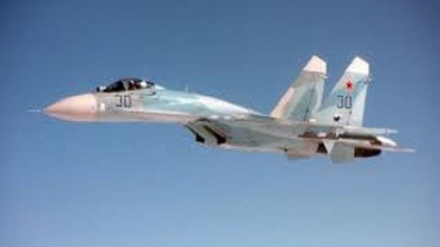 Aerei americani decollano dall'Italia e sorvolano la Crimea: caccia russi li 'scortano'