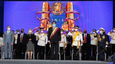  Venezuela: Maduro censures ‘criminal’ US sanctions during military parade 