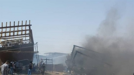 Iran, incendio in cantiere navale a Bushehr: in fumo 7 imbarcazioni
