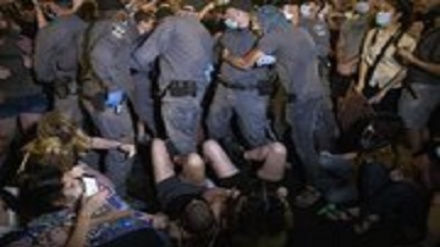 Video+Fotos: Policía israelí reprime a manifestantes durante protestas contra Netanyahu