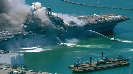 Kaliforniýada Amerikanyň bir harby gämisi ot aldy