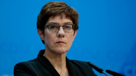 Waziri wa Ulinzi wa Ujerumani akiri kuhusu msimamo dhaifu wa EU mkabala na mgogoro wa Libya 