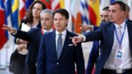 Scontro fra Conte e Rutte al vertice Ue