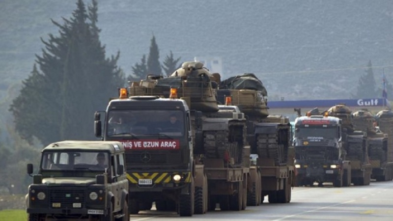 Türkiye'nin askeri konvoyları Suriye topraklarına girdi 