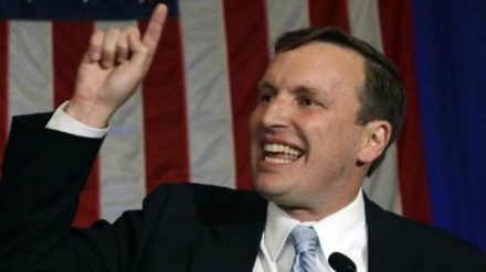 マーフィー米上院議員、政府によるサウジへの無人機売却を強く批判