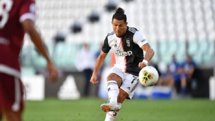 Calcio: Juventus-Torino 4-1: Dybala e Ronaldo 'on fire', granata travolti