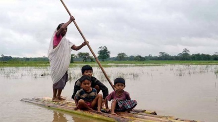 অধিকাংশ নদীর পানি কমলেও ঢাকার বহু এলাকা এখনো পানি নীচে