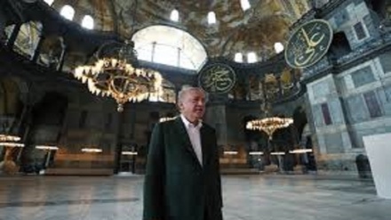 Turchia: presidente Erdogan visita Santa Sofia