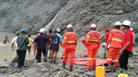  Landslide in Myanmar jade mine kills at least 100 