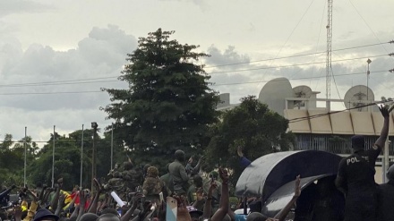 Golpe in Mali, 'arrestati il presidente e il premier'