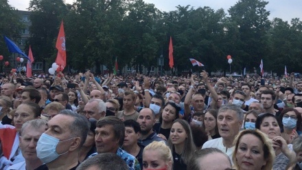 Migliaia di persone scese in strada a Minsk nell'ultimo giorno di ultimatum