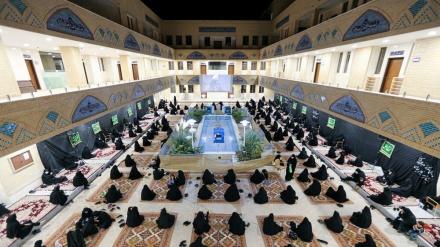 Acara Duka Malam Keempat Muharam di Yazd (1)