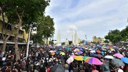 泰国学生示威活动持续 数千人出席反政府集会活动
