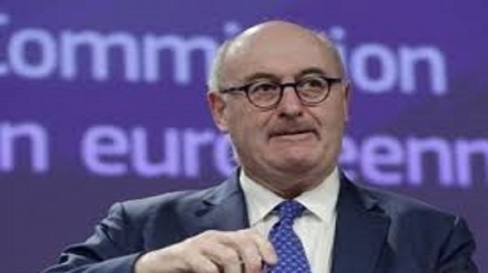 Ue: si dimette commissario per il Commercio 